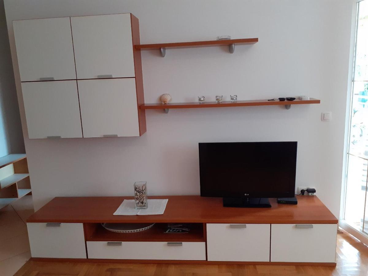 Apartment Conty On The Ground Floor Малинска Екстериор снимка