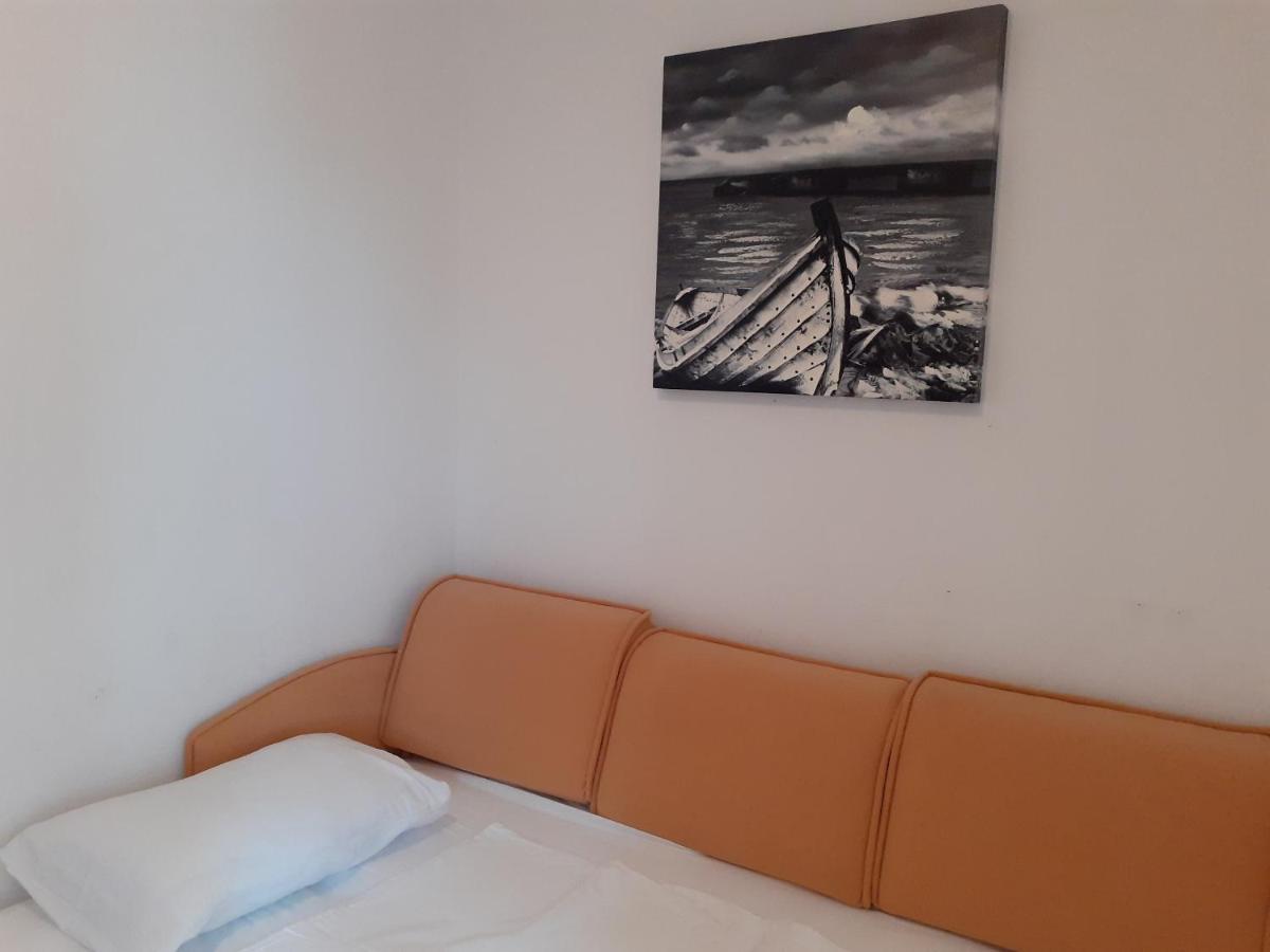 Apartment Conty On The Ground Floor Малинска Екстериор снимка
