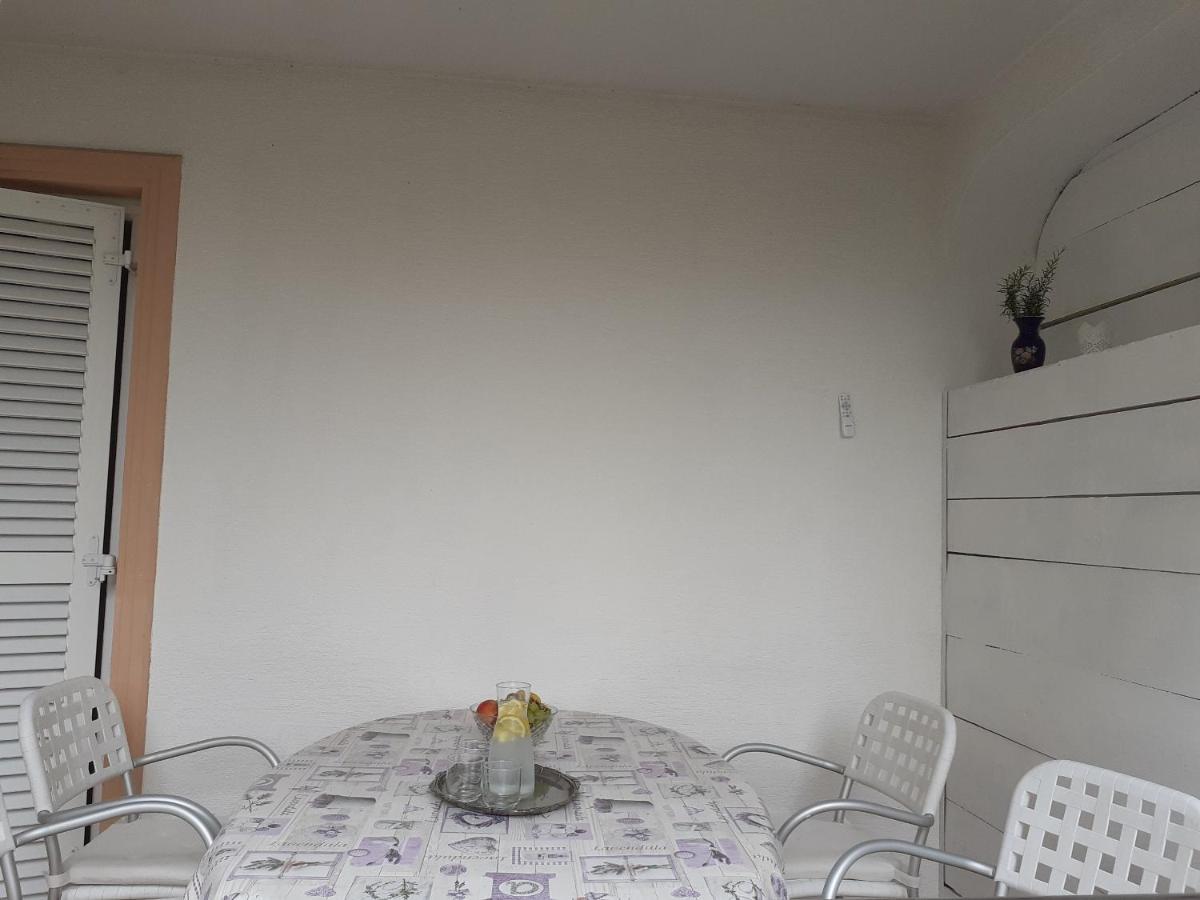 Apartment Conty On The Ground Floor Малинска Екстериор снимка