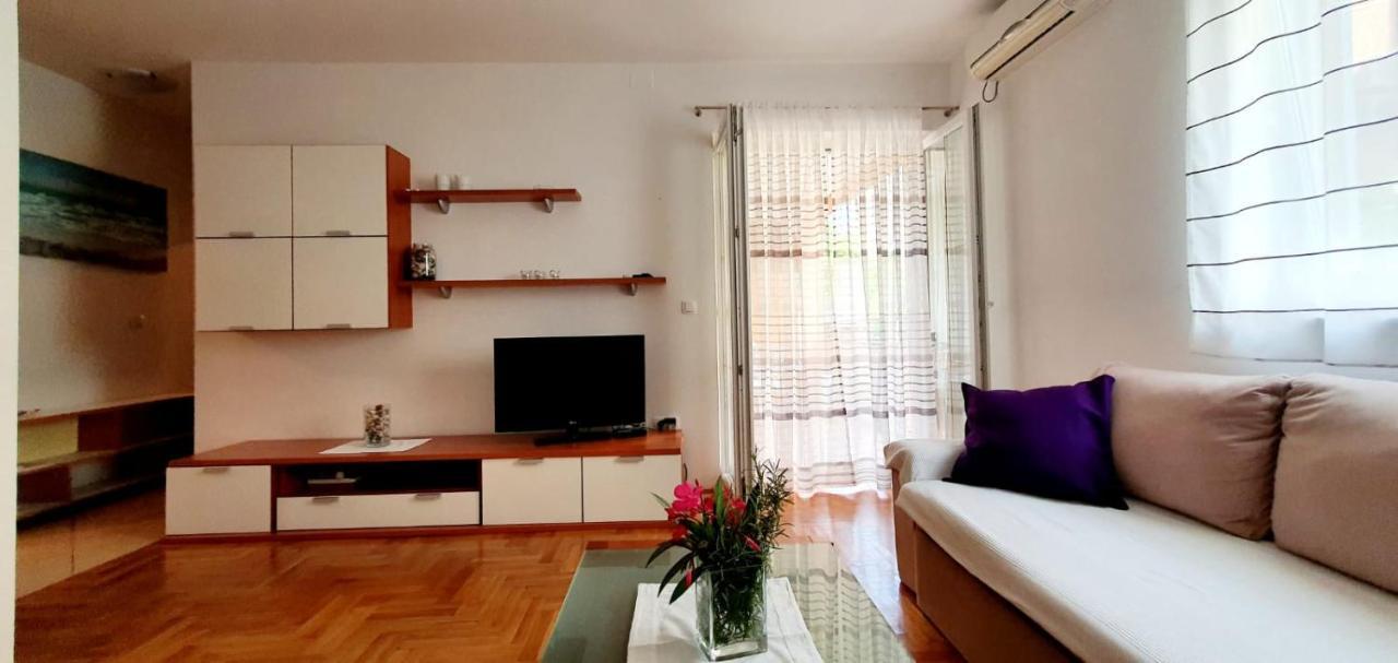 Apartment Conty On The Ground Floor Малинска Екстериор снимка