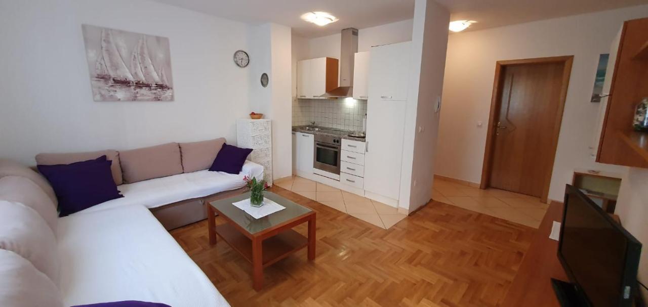 Apartment Conty On The Ground Floor Малинска Екстериор снимка